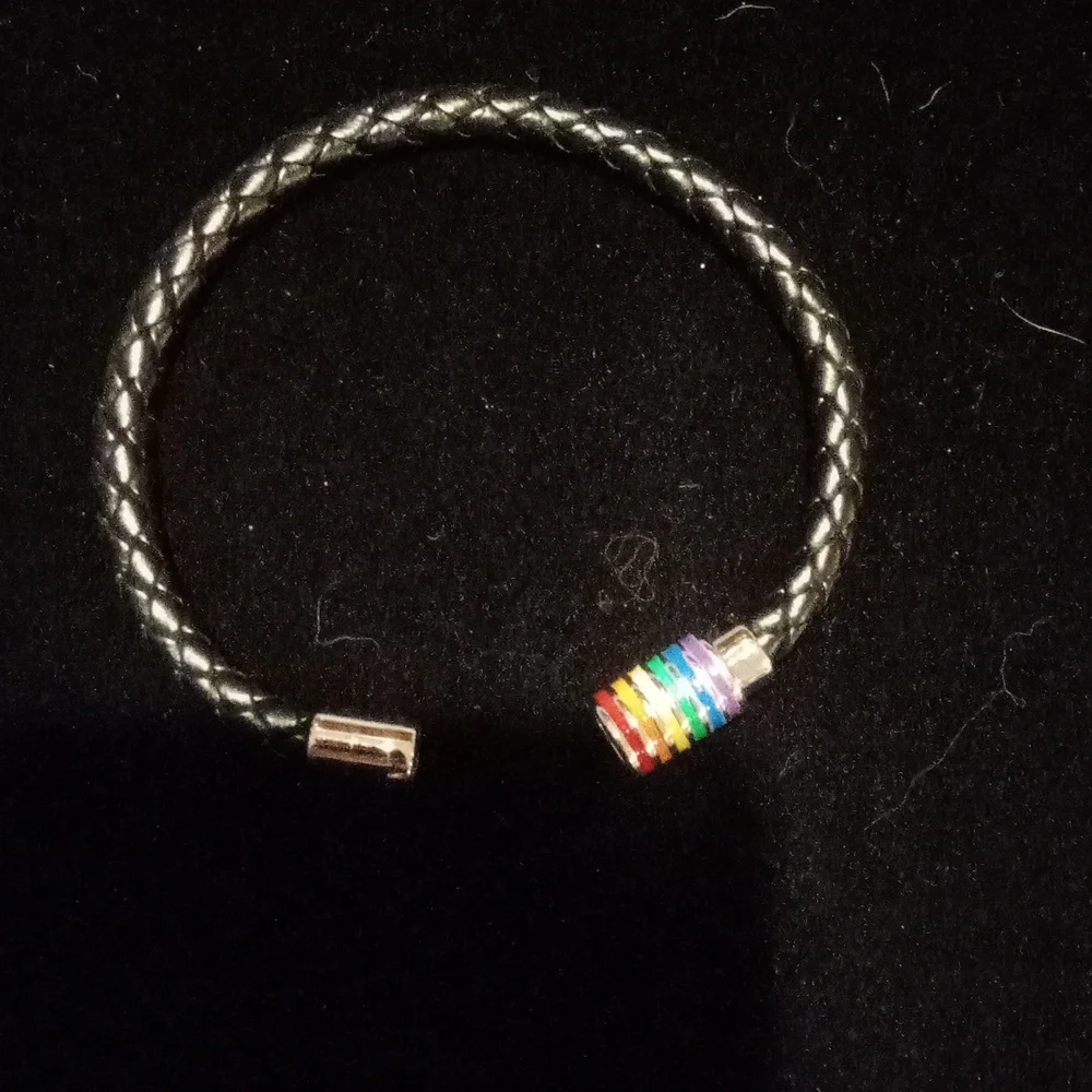 BUNDLE 3/$20* 💥🌈 LGBTQ 🌈💥Pride bracelet - Picture 3 of 4